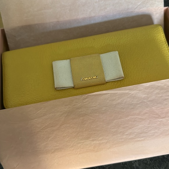 🌺💛 Great Gift‼️ Lovely Miu Miu long leather wallet in the box. 💛💛💛 - Picture 5 of 6